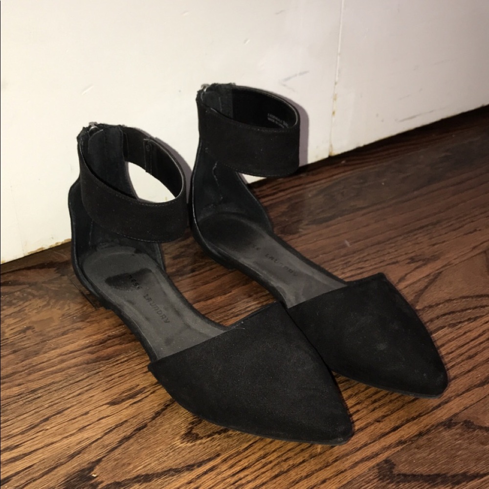 Black pointed toe flats